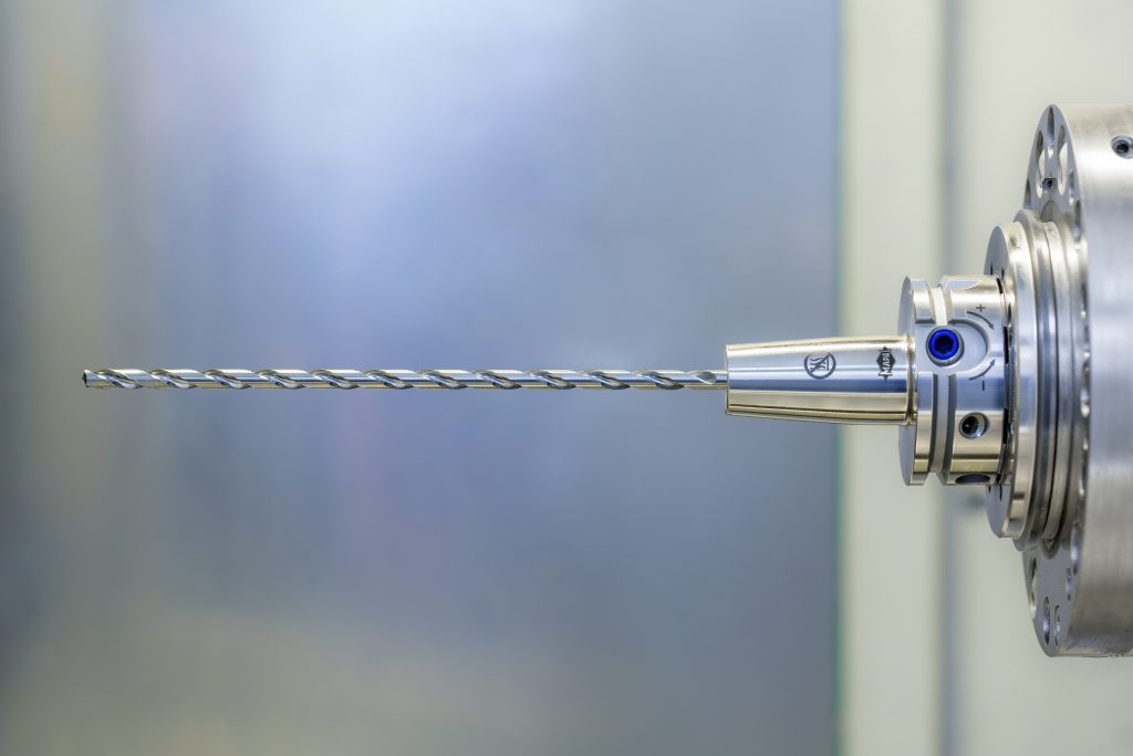 Flexibel i aluminiumapplikationer: Kombinationen mellan skärmaterial och geometrikonceptet täcker ett brett spektrum av aluminiumlegeringar. Det effektiva kylsystemet bidrar till lång verktygslivslängd och hög processäkerhet.
